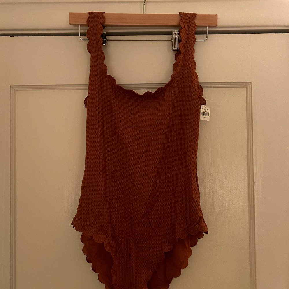 American Eagle Swimsuit One-piece never worn.